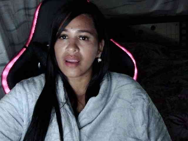 Letty33 webcam