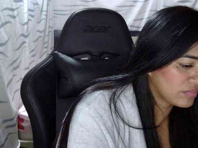 Letty33 webcam
