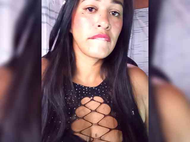 Letty33 Live Webcam on BongaCams