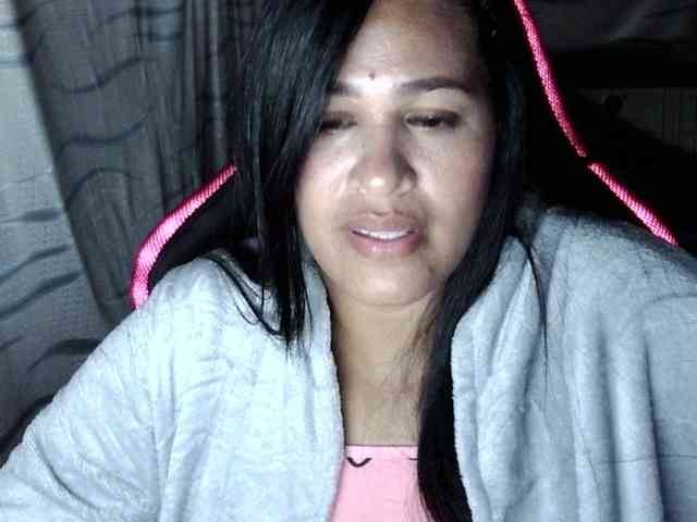 Letty33 webcam