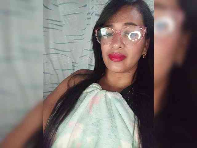 Letty33 webcam