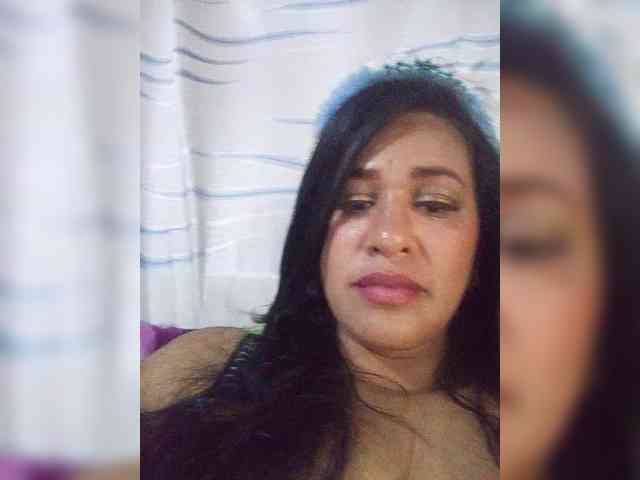 Letty33 webcam