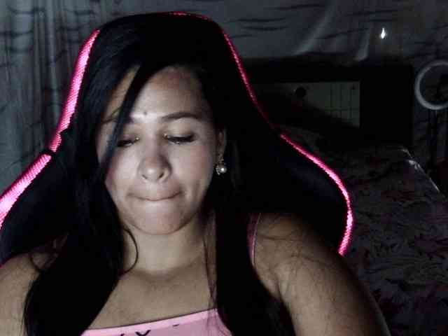 Letty33 webcam