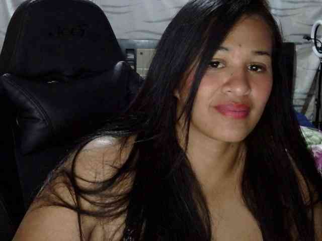 Letty33 webcam