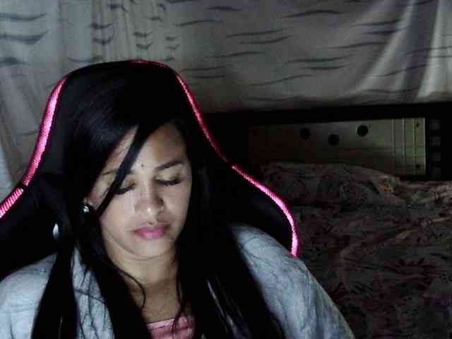 Letty33 webcam