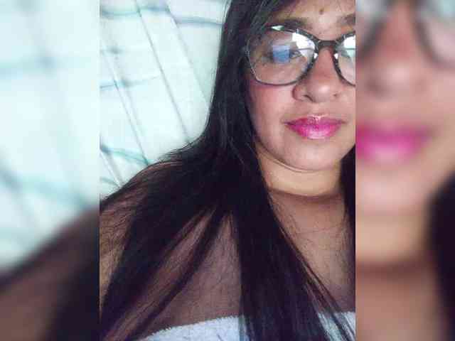 Letty33 webcam