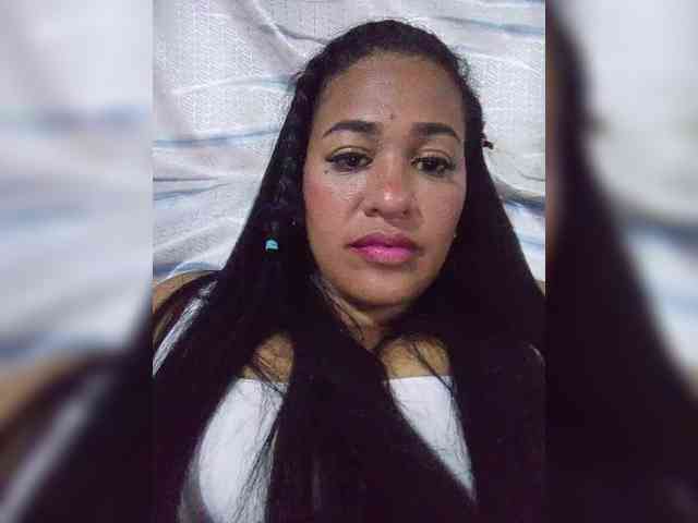 Letty33 webcam
