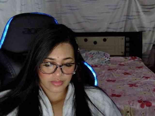 Letty33 webcam