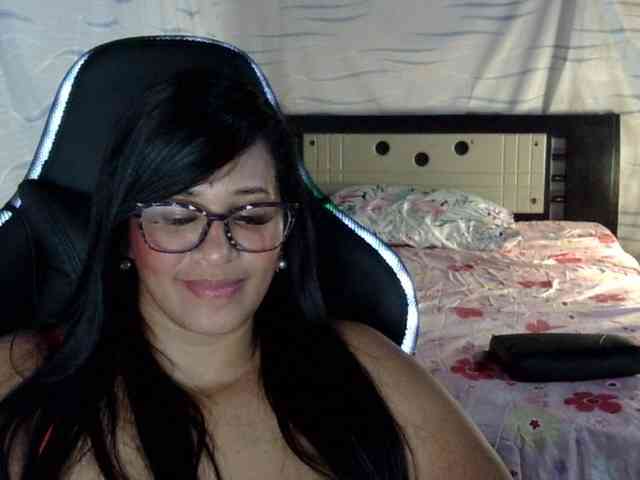Letty33 webcam