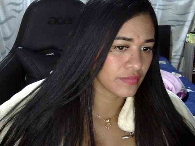 Letty33 webcam