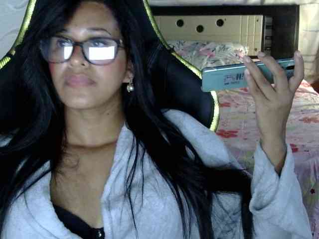 Letty33 webcam