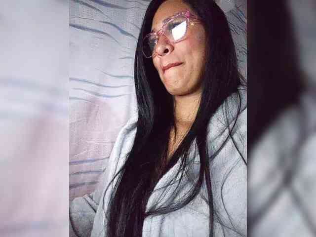 Letty33 webcam