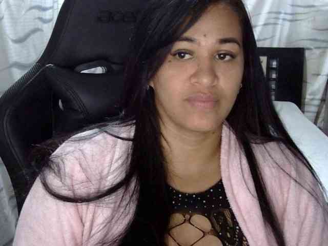 Letty33 webcam