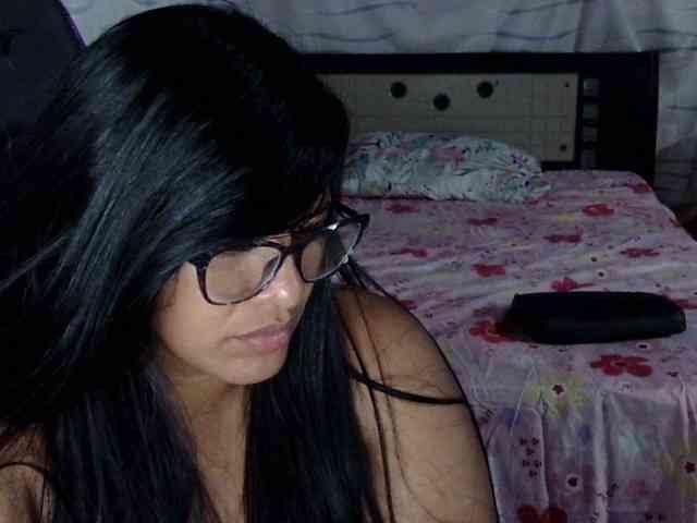 Letty33 webcam