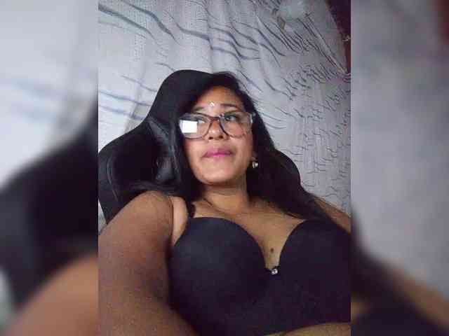 Letty33 webcam