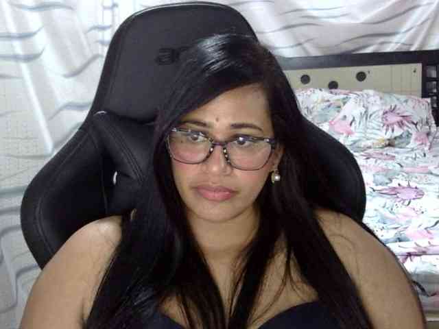 Letty33 webcam