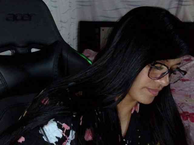 Letty33 webcam