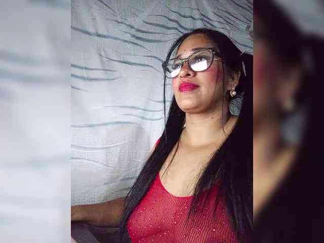 Letty33 webcam