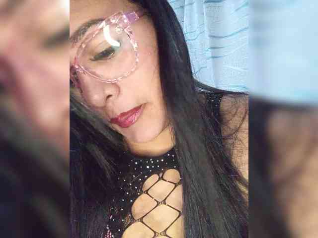 Letty33 webcam