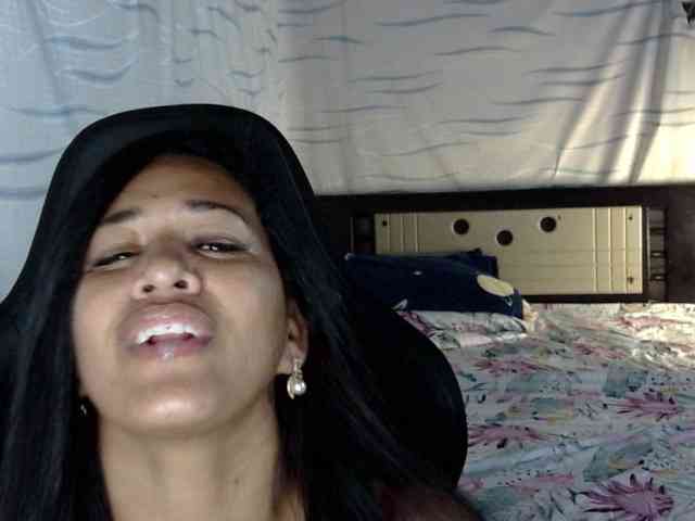 Letty33 webcam