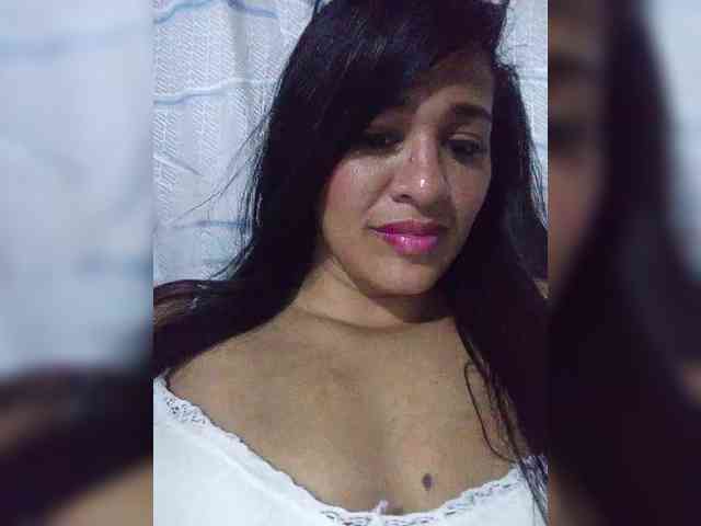 Letty33 webcam