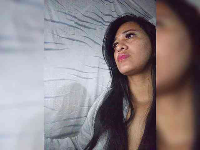 Letty33 webcam