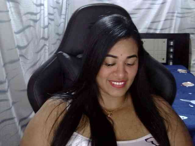 Letty33 webcam