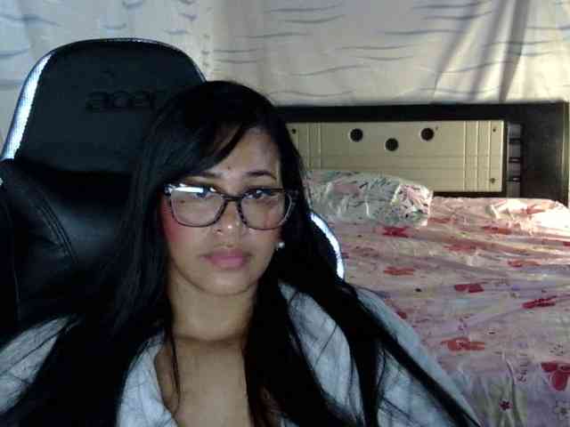 Letty33 webcam