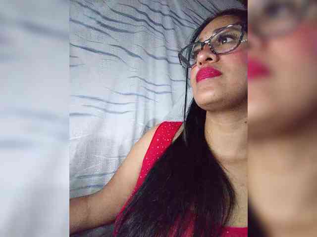 Letty33 webcam