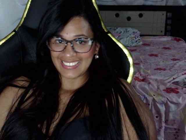 Letty33 webcam