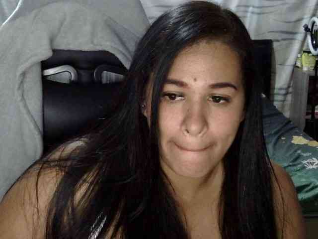 Letty33 webcam