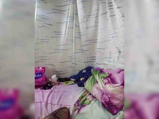 Letty33 webcam