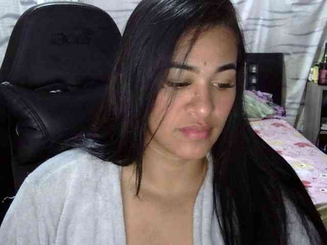 Letty33 webcam