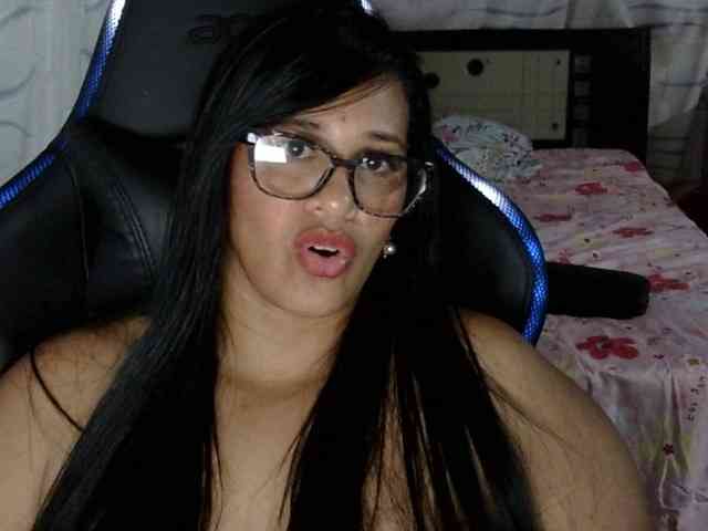 Letty33 webcam