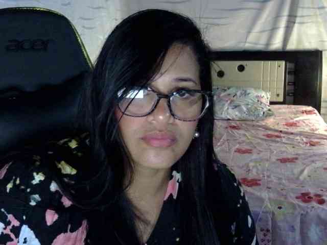 Letty33 webcam