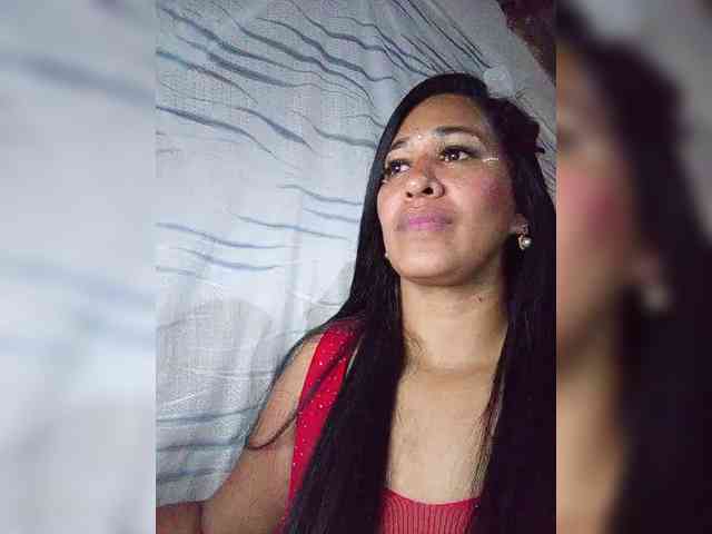 Letty33 webcam