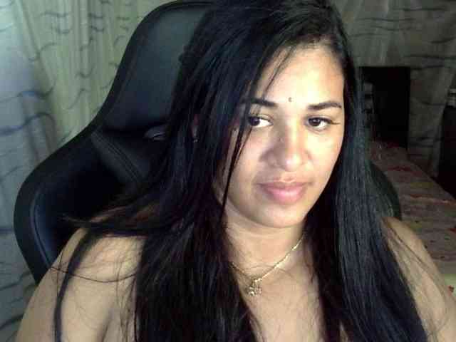 Letty33 webcam