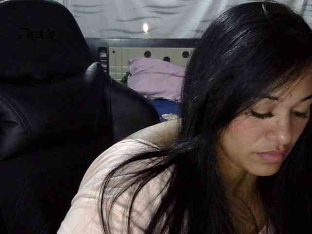 Letty33 webcam