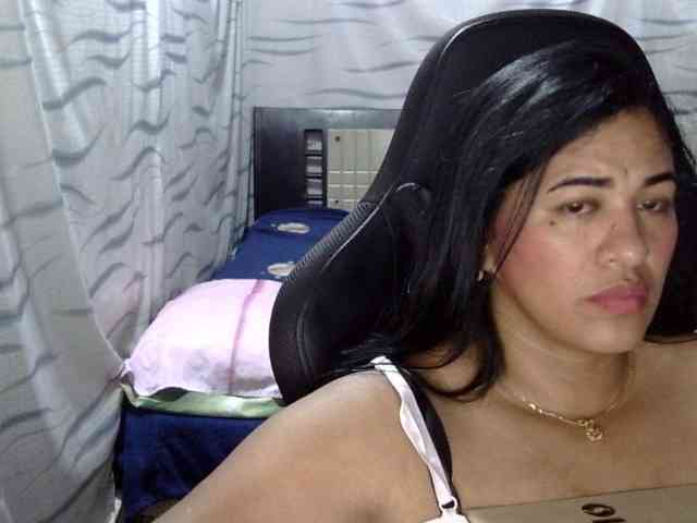 Letty33 webcam