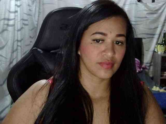 Letty33 webcam