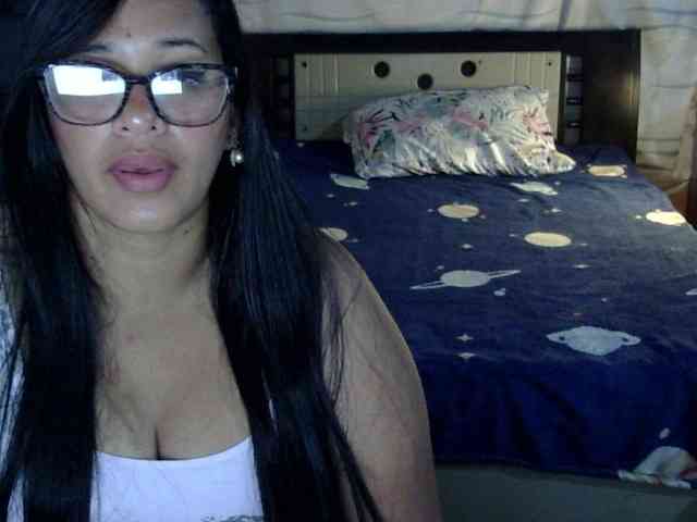 Letty33 webcam
