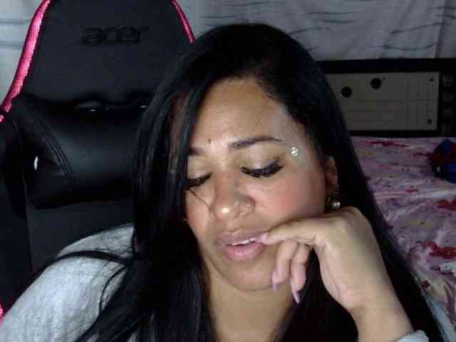 Letty33 webcam