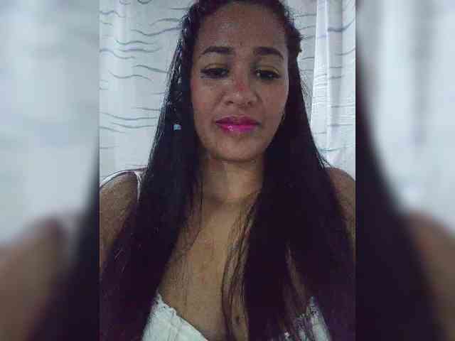 Letty33 webcam