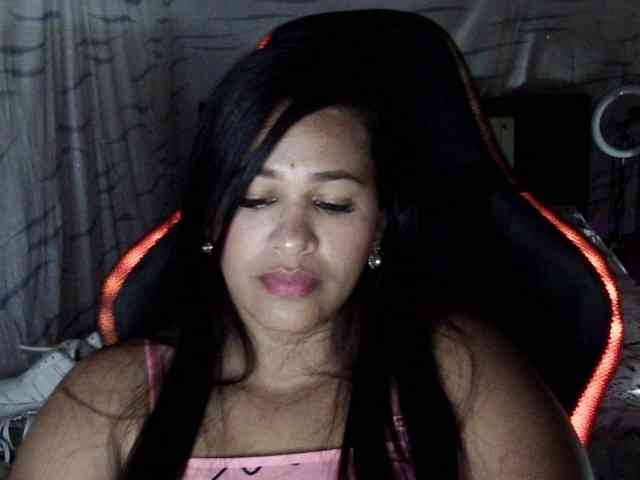 Letty33 webcam