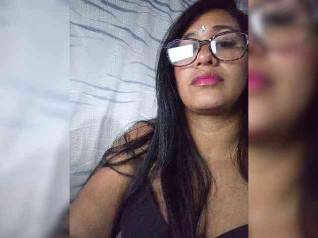 Letty33 webcam