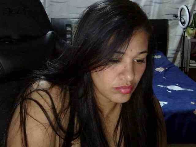 Letty33 webcam