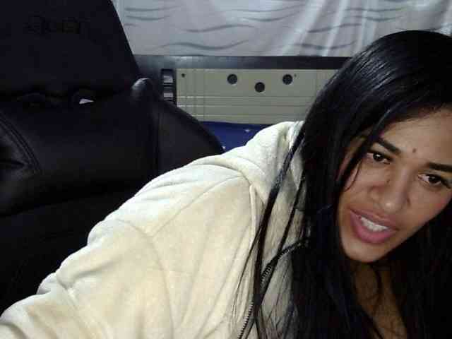 Letty33 webcam