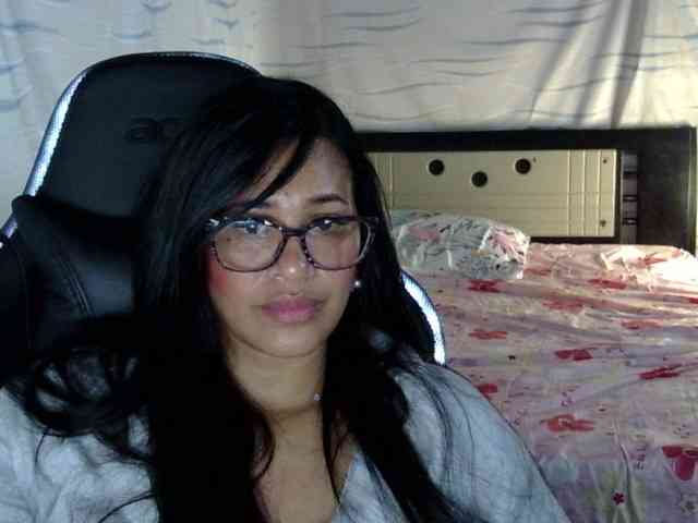 Letty33 webcam