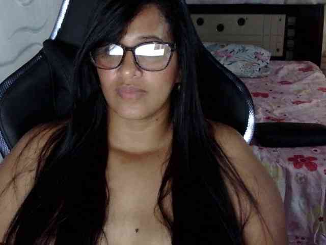 Letty33 webcam