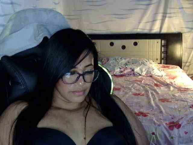 Letty33 webcam